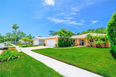 11116 118th St, Seminole, FL 33778
