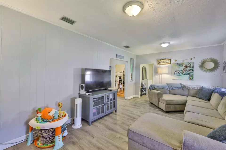 1303 E Cherry St Plant City FL - TB8400839 0 A7ZiRa R.webp