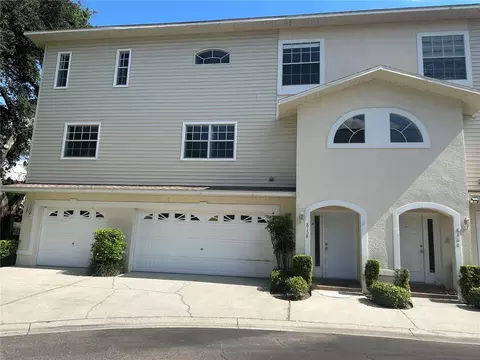 8158 Eagles Park Dr N, Saint Petersburg, FL 33709