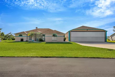 11908 Pilot Country Dr, Spring Hill, FL 34610