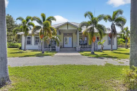 1750 Saffold Park Dr, Ruskin, FL 33570