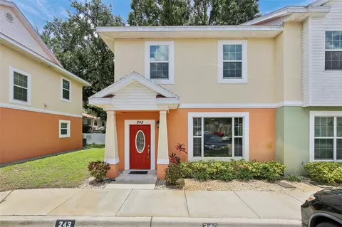 243 Alexander Woods Dr, Plant City, FL 33563