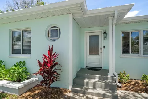 745 Bruce Ave, Clearwater Beach, FL 33767