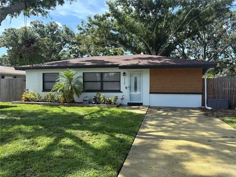 3120 Meadow Lake Ave, Largo, FL 33771