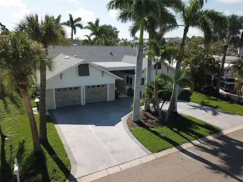 1837 Venetian Point Dr, Clearwater, FL 33755