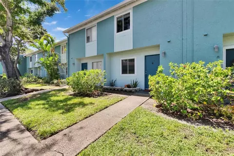 110 114th Ter NE #110, Saint Petersburg, FL 33716