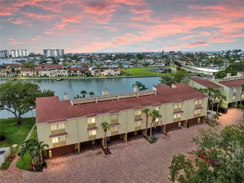 459 Haven Point Dr #459, Treasure Island, FL 33706