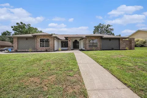 513 Sportsman Park Dr, Seffner, FL 33584