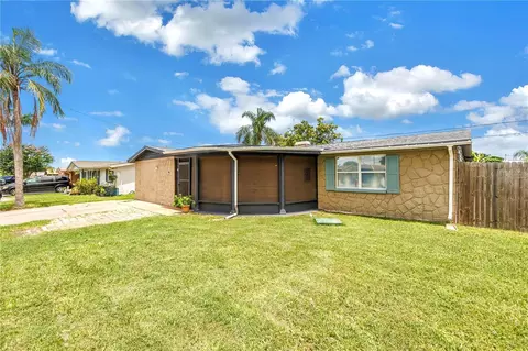 3743 Cherrywood Dr, Holiday, FL 34691