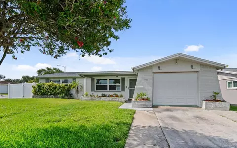 5720 Mockingbird Dr, New Port Richey, FL 34652
