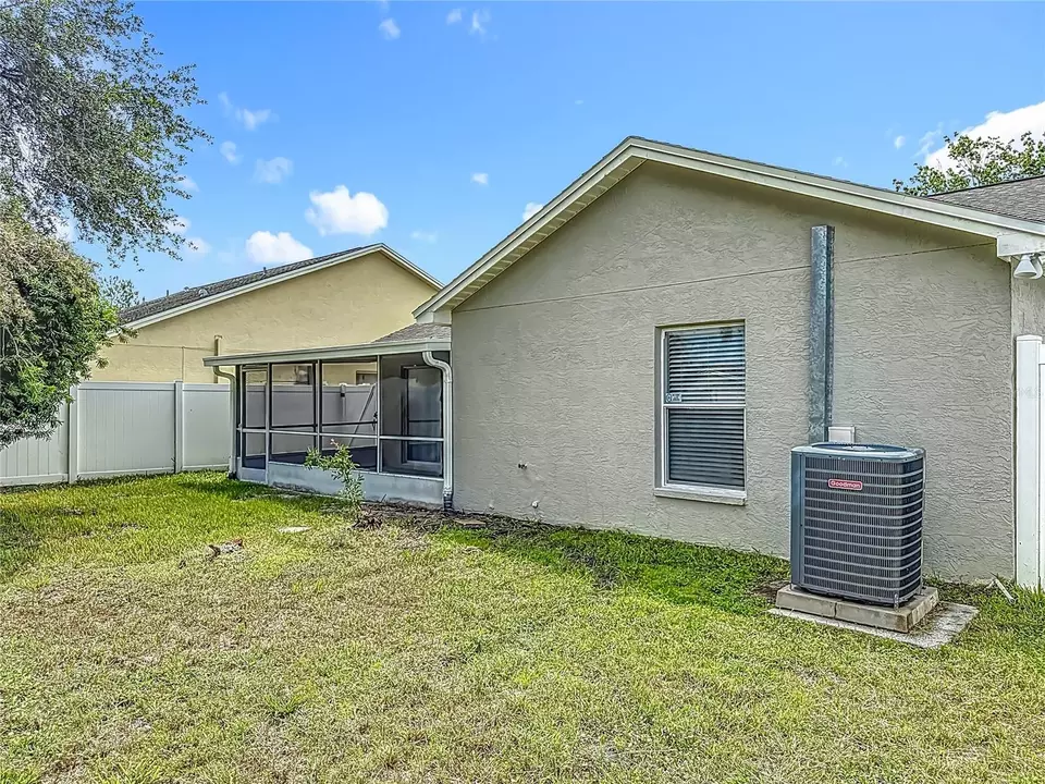 Exterior - 11227 Thicket Ct, Tampa, FL 33624 photo 20 of 21