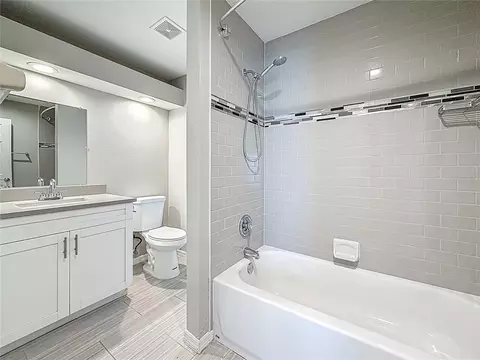 Bath - 11227 Thicket Ct, Tampa, FL 33624 photo 1 of 8