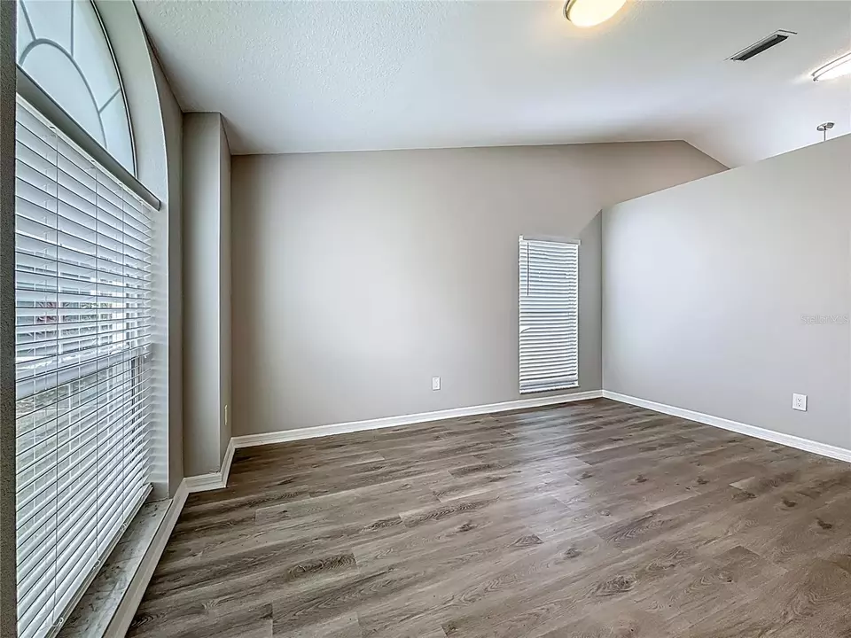 Living - 11227 Thicket Ct, Tampa, FL 33624 photo 4 of 12