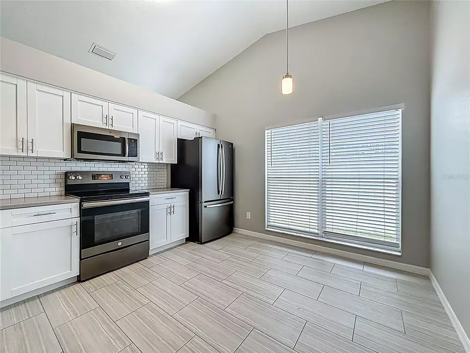 Kitchen - 11227 Thicket Ct, Tampa, FL 33624 photo 1 of 6