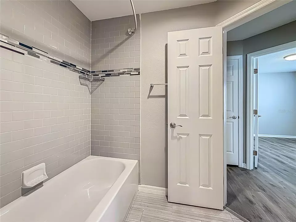 Bath - 11227 Thicket Ct, Tampa, FL 33624 photo 3 of 8