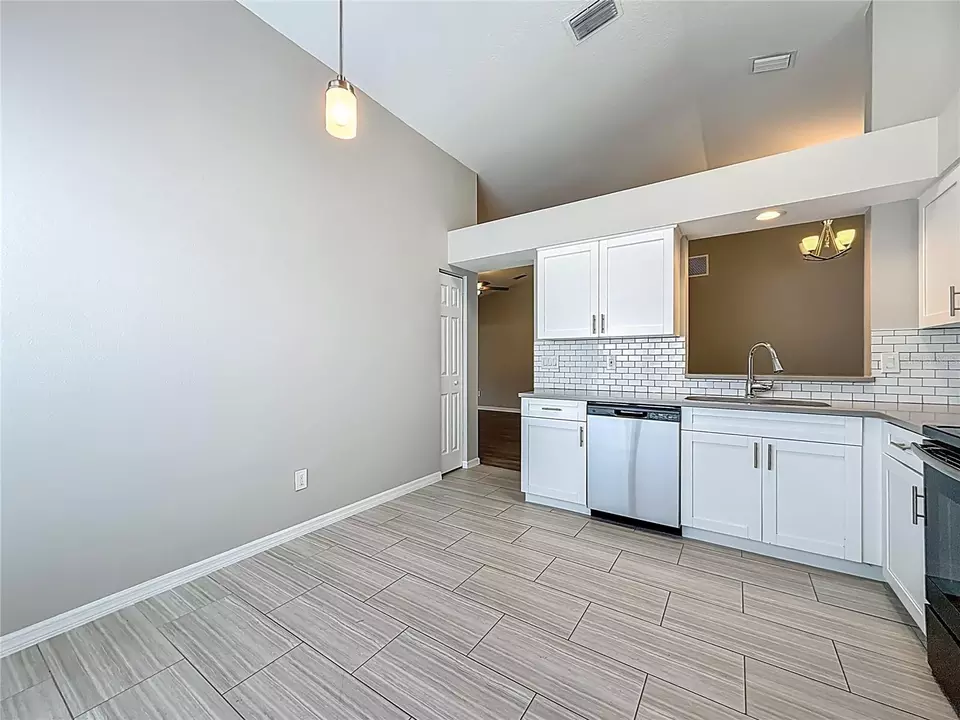 Kitchen - 11227 Thicket Ct, Tampa, FL 33624 photo 2 of 6