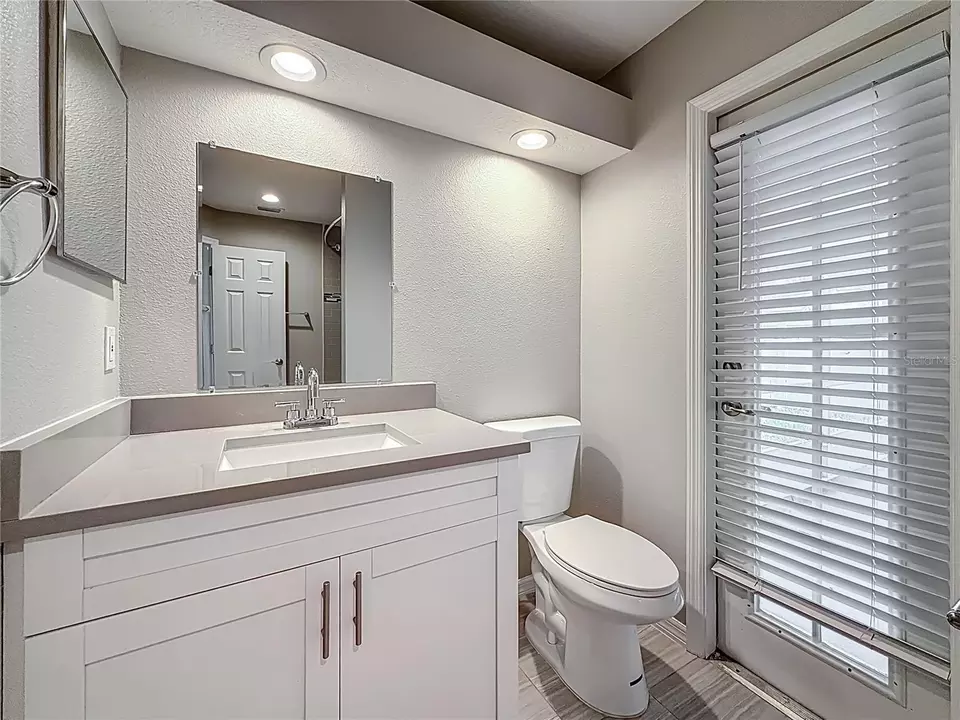 Bath - 11227 Thicket Ct, Tampa, FL 33624 photo 2 of 8