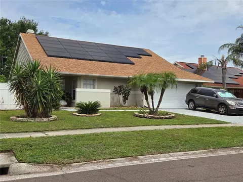 8718 Lindenhurst Pl, Tampa, FL 33634