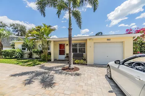 751 Bayshore Dr, Tarpon Springs, FL 34689