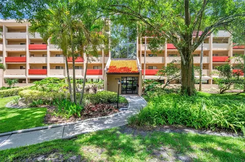 3062 Eastland Blvd #311, Clearwater, FL 33761