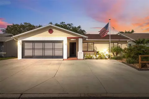 11422 Brown Bear Ln, Port Richey, FL 34668