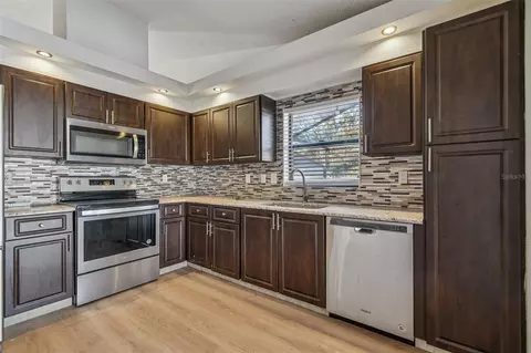 Kitchen - 11304 Plumtree Ct, Riverview, FL 33579 photo 1 of 5
