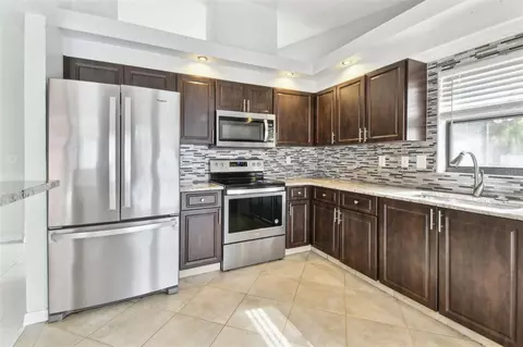 Kitchen - 11304 Plumtree Ct, Riverview, FL 33579 photo 3 of 5