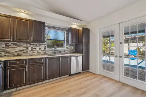 Kitchen - 11304 Plumtree Ct, Riverview, FL 33579 photo 2 of 5
