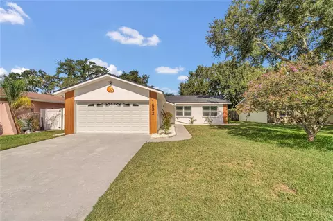 1632 St Catherine Dr E, Dunedin, FL 34698