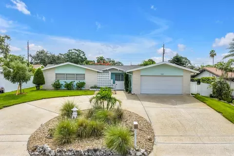 1389 High Bluff Dr N, Largo, FL 33770