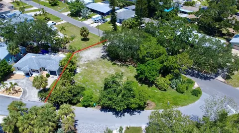 4725 Trade Winds Dr S, Gulfport, FL 33711