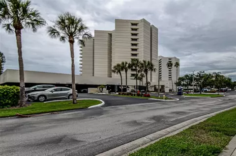 5940 Pelican Bay Plz S #406, Gulfport, FL 33707