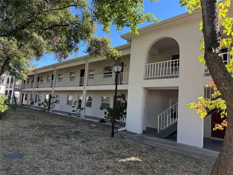 8304 Bardmoor Blvd #206, Seminole, FL 33777