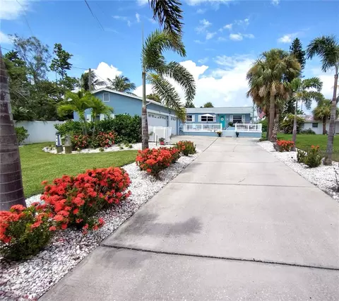 15817 Redington Dr, Redington Beach, FL 33708