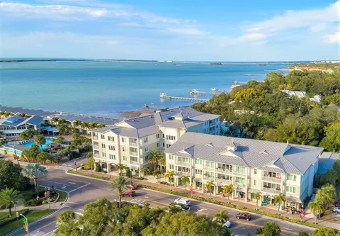 200 Main St #204, Dunedin, FL 34698
