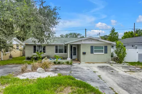1878 New Hampshire Ave NE, Saint Petersburg, FL 33703