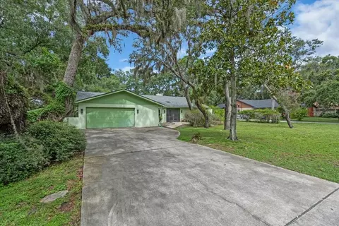 8470 Cranes Roost Dr, New Port Richey, FL 34654