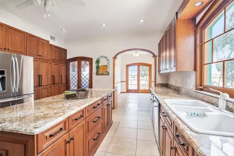 Kitchen - 7715 Riverview Dr, Riverview, FL 33578 photo 3 of 4