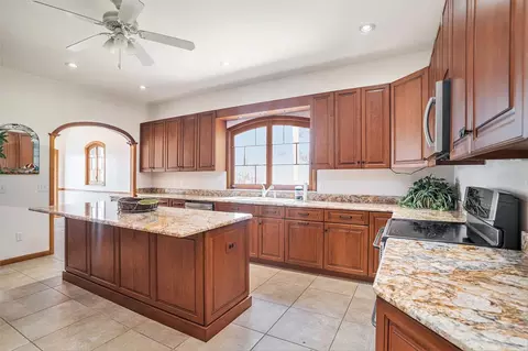 Kitchen - 7715 Riverview Dr, Riverview, FL 33578 photo 2 of 4