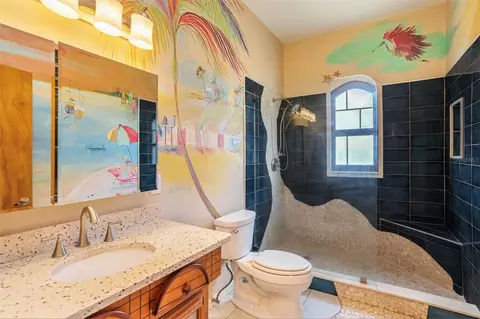 Bath - 7715 Riverview Dr, Riverview, FL 33578 photo 2 of 2