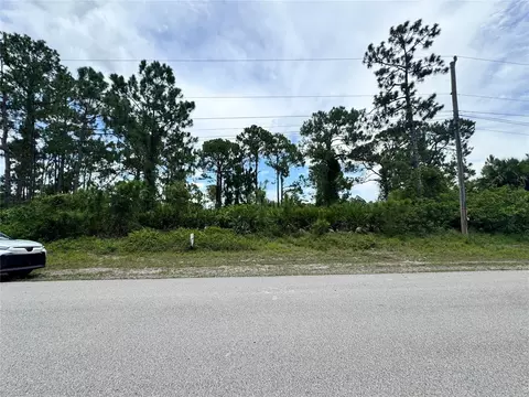 977 Kellogg St E, Lehigh Acres, FL 33974 photo 6