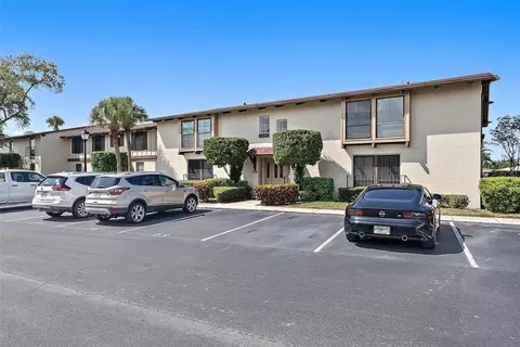 507 Plaza Seville Ct #16, Treasure Island, FL 33706