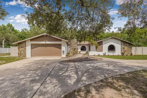 10430 Bobcat Dr, New Port Richey, FL 34654