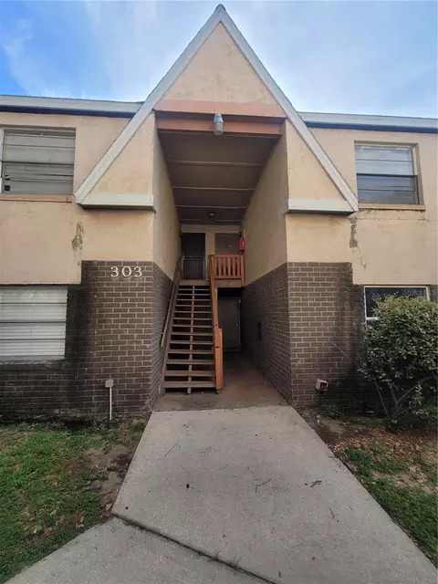 303 E Whitehall Ct #C, Tampa, FL 33604