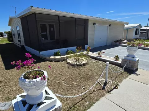 3906 Sarah Dr, Wesley Chapel, FL 33543