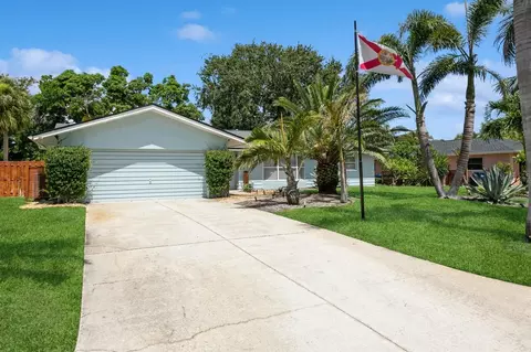 1304 63rd St NW, Bradenton, FL 34209