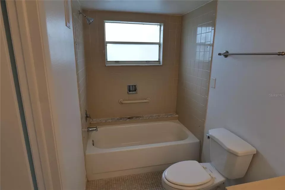 Bath - 2333 Feather Sound Dr #A607, Clearwater, FL 33762 photo 1 of 4
