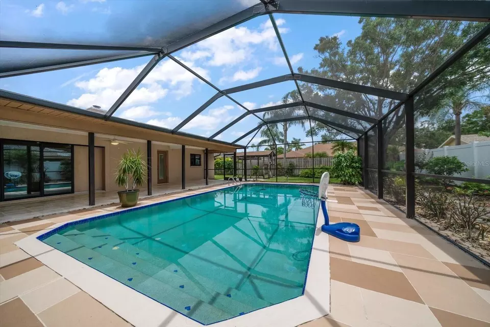 Exterior - 1623 El Tair Trl, Clearwater, FL 33765 photo 4 of 17