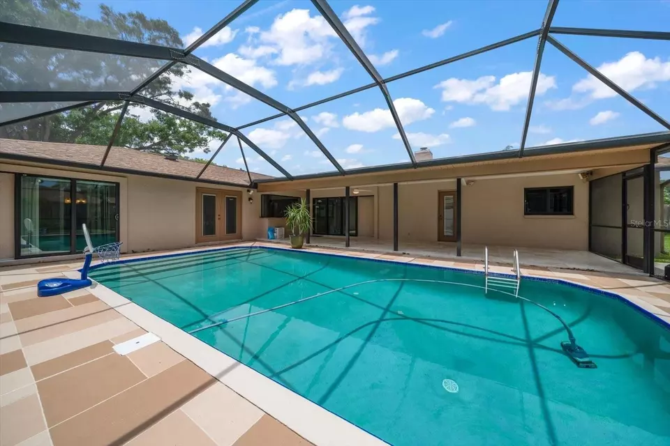 Exterior - 1623 El Tair Trl, Clearwater, FL 33765 photo 2 of 17