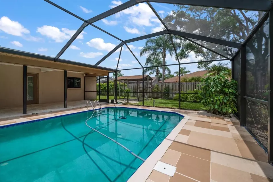 Exterior - 1623 El Tair Trl, Clearwater, FL 33765 photo 10 of 17